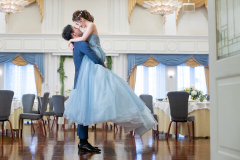 カラードレス　結婚式場　ロマンチック