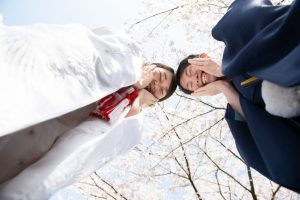 ロケーションフォトウェディング　和装　紋服　白無垢　桜　