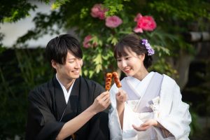ロケーションフォトウェディング　和装　日本庭園　紋服　白無垢