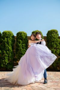 グラツィエロケーションフォトウェディング　　洋装　お姫様抱っこ