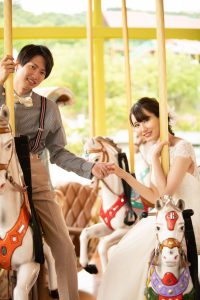 ロケーションフォトウェディング　メリーゴーランド　サントピアワールド