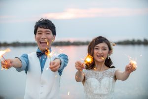 ロケーションフォトウェディング　浜辺　花火　 La mare/ラマーレ