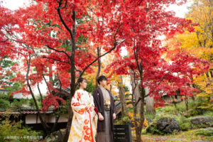 紅葉ロケーションフォト　和装　日本庭園　色打掛