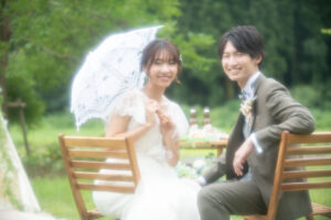 ロケーションフォトウェディング　洋装　オリジナルアイテム　公園