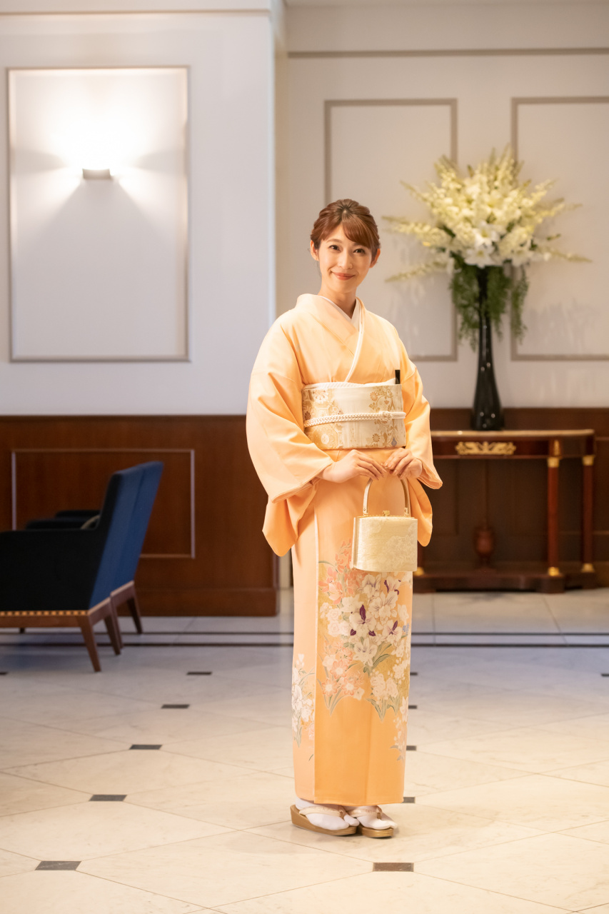 結婚式　およばれ　親族衣裳　色留袖