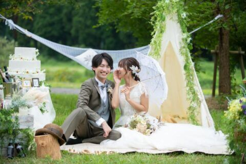 フォトウェディング　新発田市　滝谷森林公園　結婚式　新郎　新婦　ウェディングドレス　ピクニック　キャンプ　前撮影　