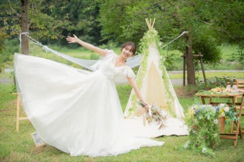 フォトウェディング　新発田市　滝谷森林公園　結婚式　新郎　新婦　ウェディングドレス　ピクニック　キャンプ　前撮影　