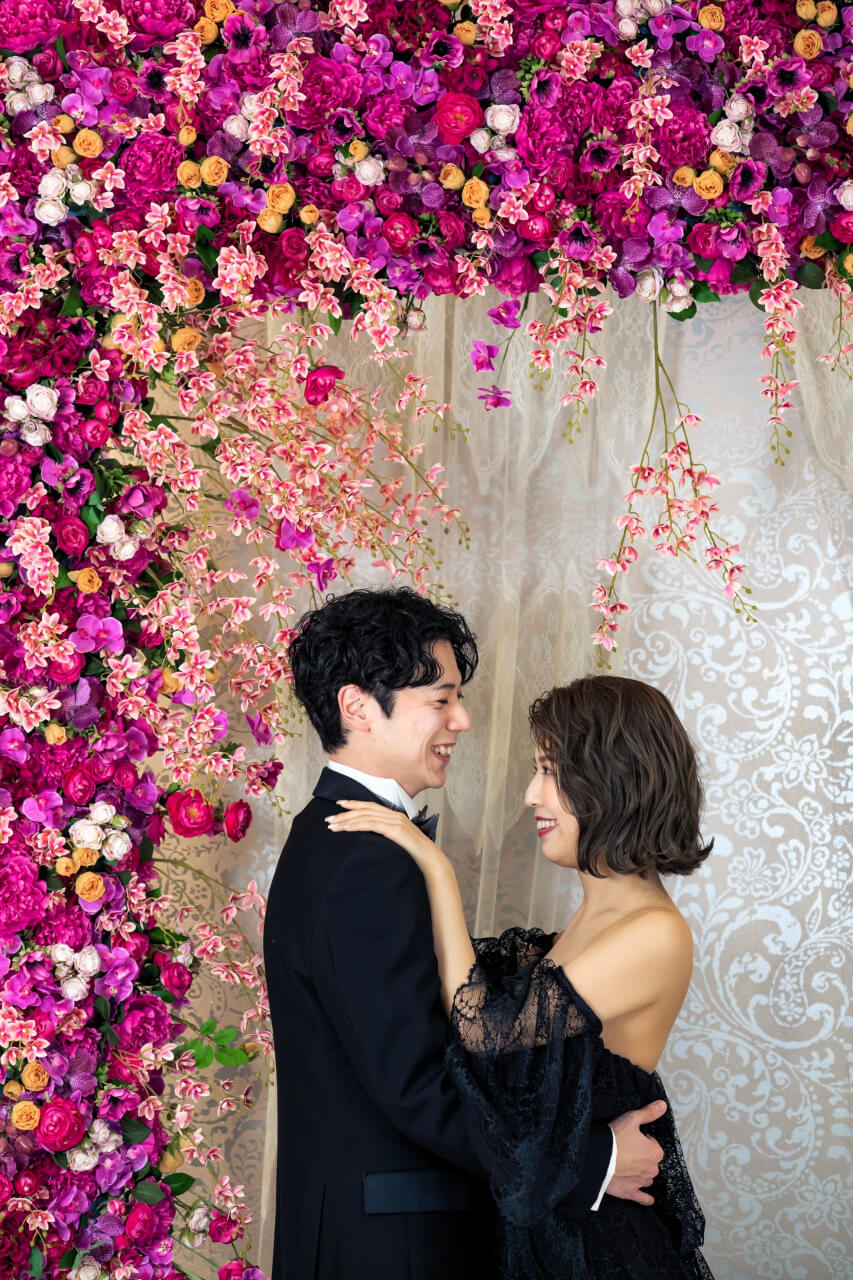 ウェディングフォト 韓国風フォト フラワーウォール 前撮影 花嫁 新潟 新発田 結婚式 黒ドレス ブラックドレス