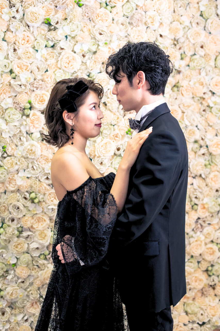 ウェディングフォト 韓国風フォト フラワーウォール 前撮影 花嫁 新潟 新発田 結婚式 黒ドレス ブラックドレス
