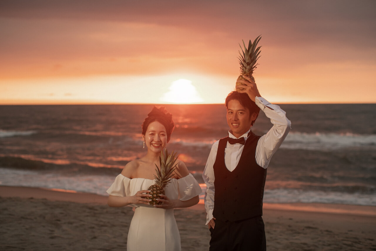 フォトウェディング 新潟県胎内市 村松浜 海 夕焼け サンセット 夕日 マジックアワー 結婚式 花嫁