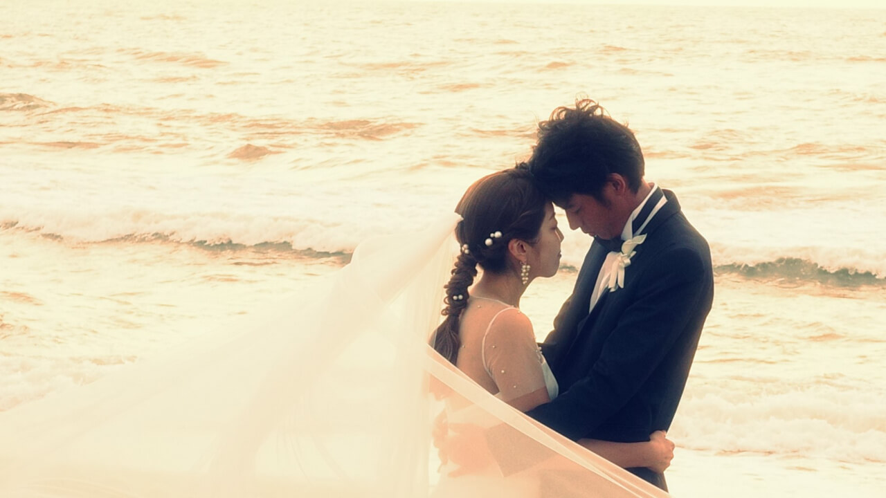 フォトウェディング 新潟県胎内市 村松浜 海 夕焼け サンセット 夕日 マジックアワー 結婚式 花嫁