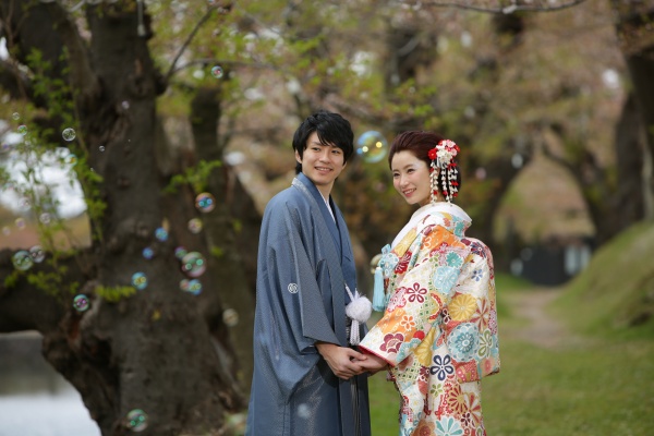 花嫁和装　着るワケ　紋付羽織袴　新郎