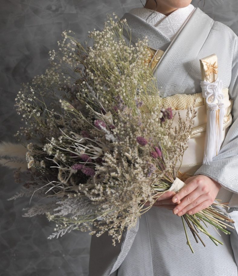 ブーケでお悩みの花嫁必見！オシャレでカワイイ”くすみカラーブーケ”♡