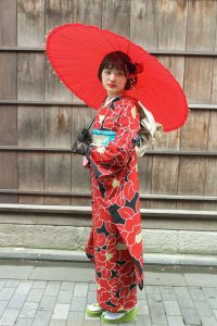 成人式振袖　椿　赤　レトロ　モダン　グローブ　大正ロマン　ハタチ　記念　